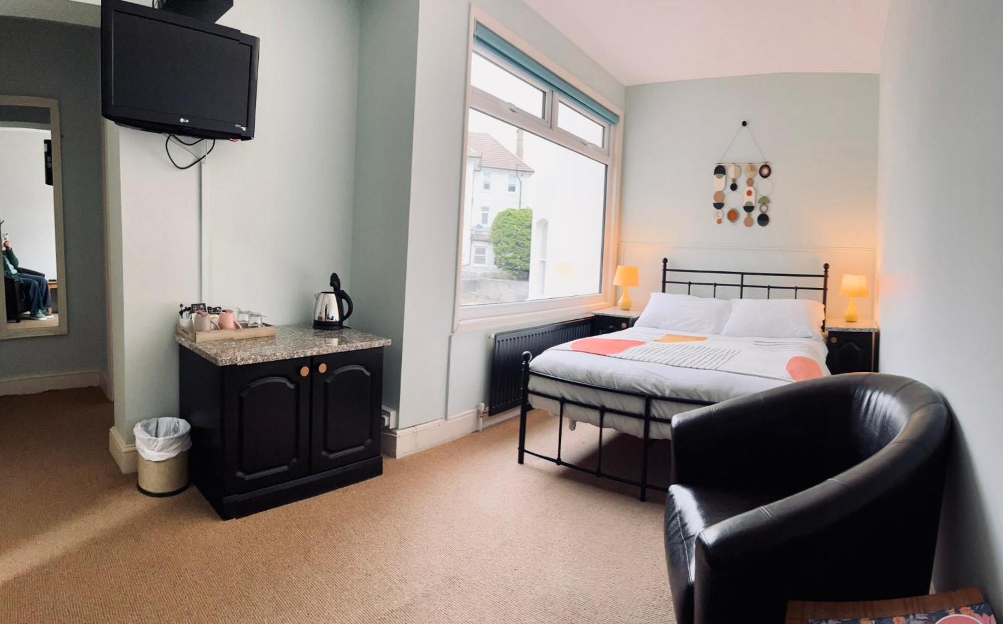 The Sheldon B&B - Free Private Parking Eastbourne Eksteriør billede