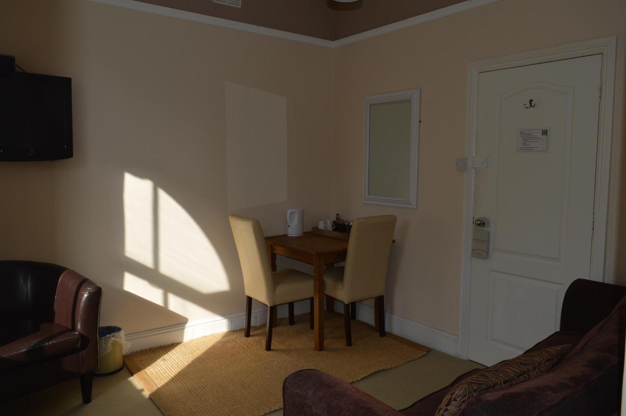 The Sheldon B&B - Free Private Parking Eastbourne Eksteriør billede