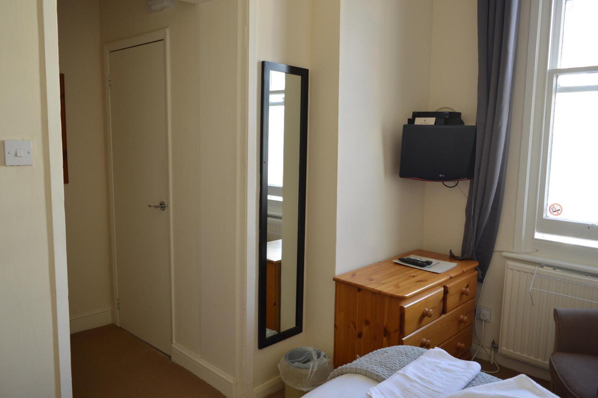 The Sheldon B&B - Free Private Parking Eastbourne Eksteriør billede