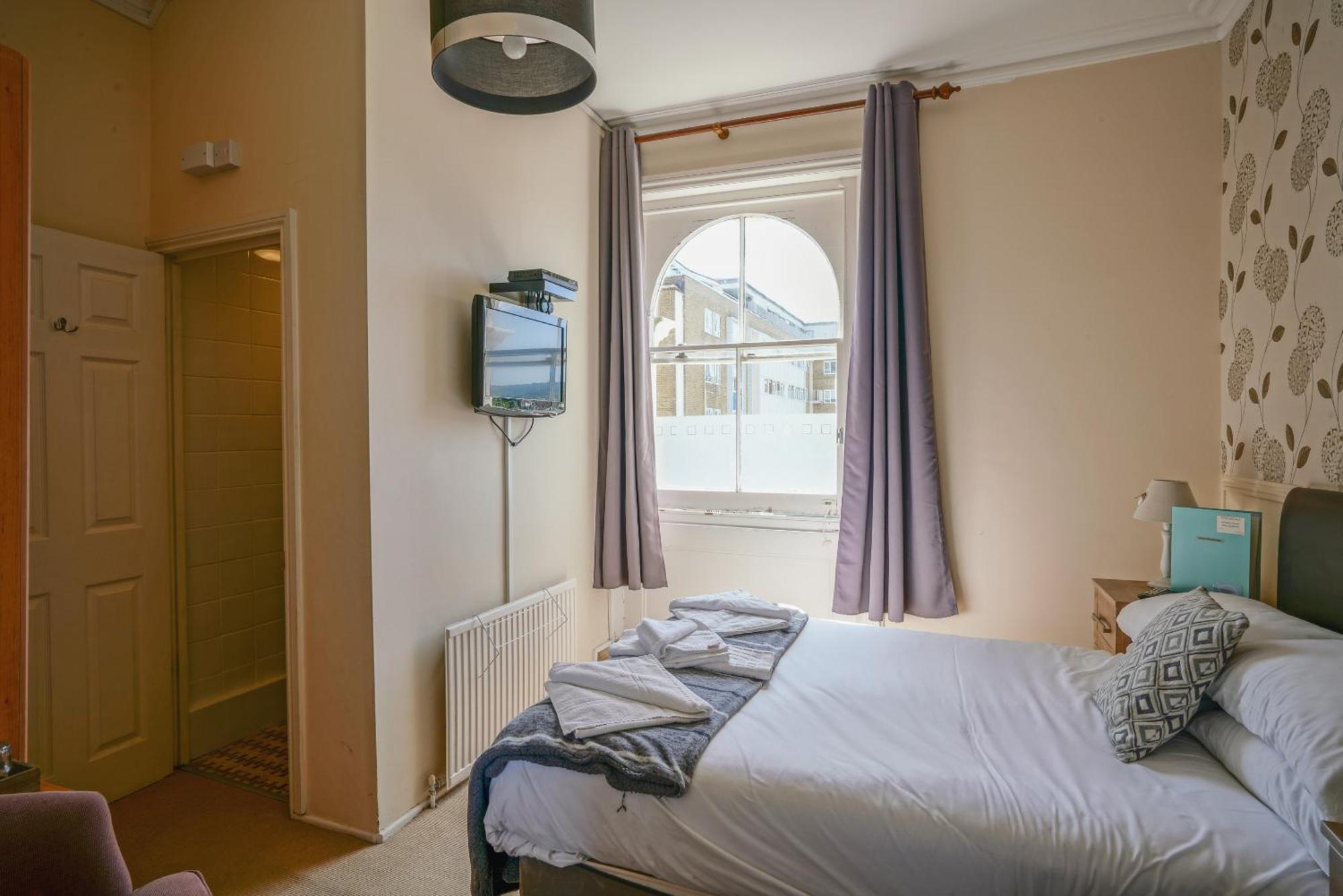 The Sheldon B&B - Free Private Parking Eastbourne Værelse billede
