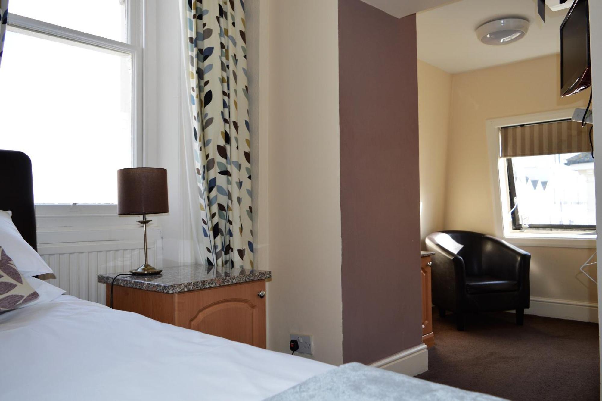 The Sheldon B&B - Free Private Parking Eastbourne Eksteriør billede